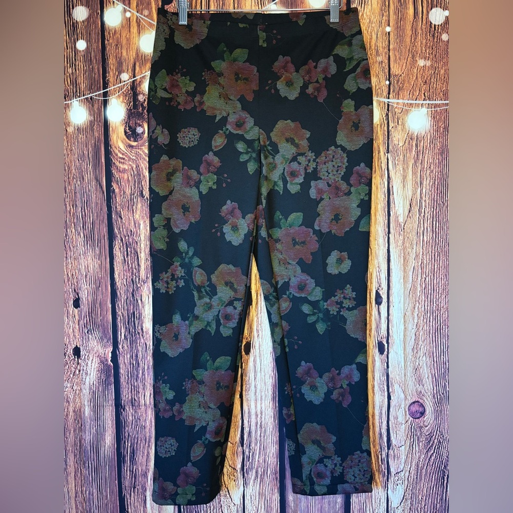 Frank Lyman Design Floral Trousers - Black Floral